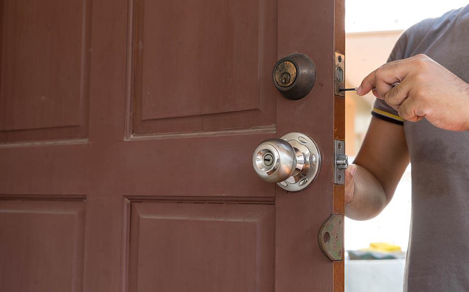 ouvrir une porte sans clé Osny